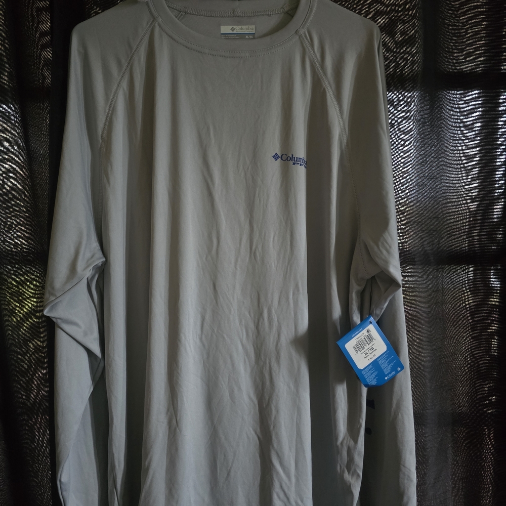 Columbia Men's Light Gray Long Sleeve Tee